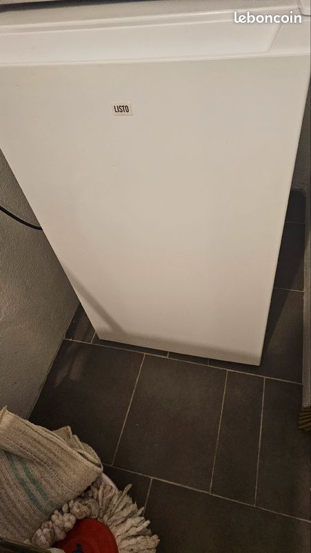 Refrigerateur semi-neuf (image 1)