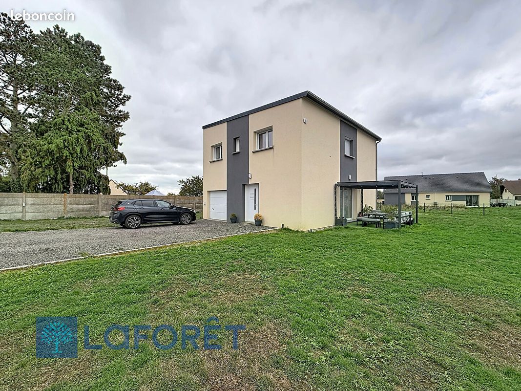Maison 6 pièces 127 m² · à Berville-la-Campagne · 127 m² · 990 €/mois