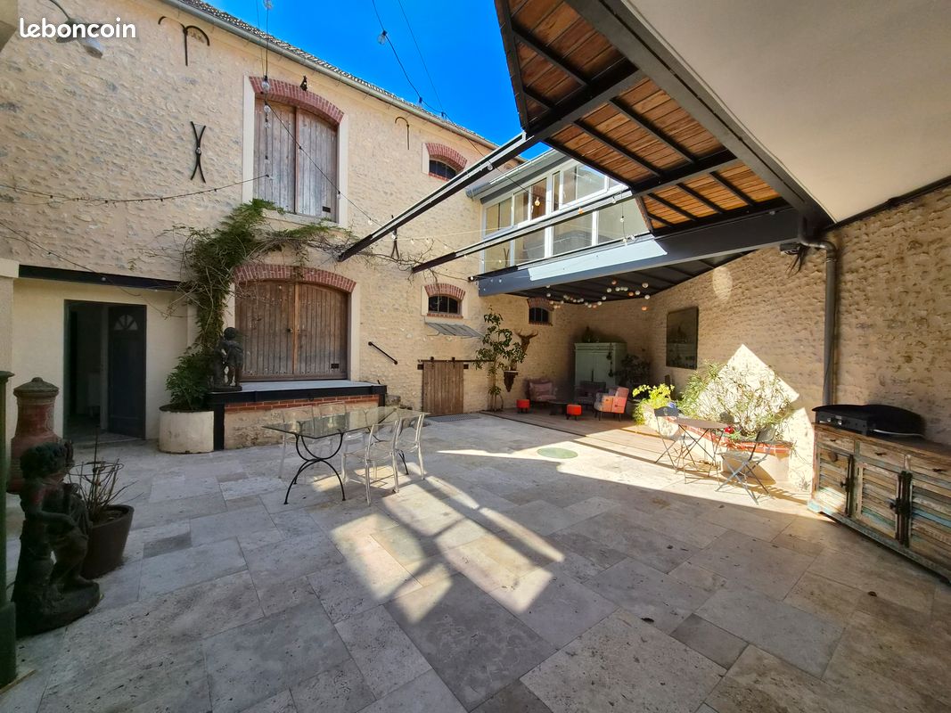 Maison 7 pièces 270 m² · au Mérévillois · 270 m² · 570 000 €