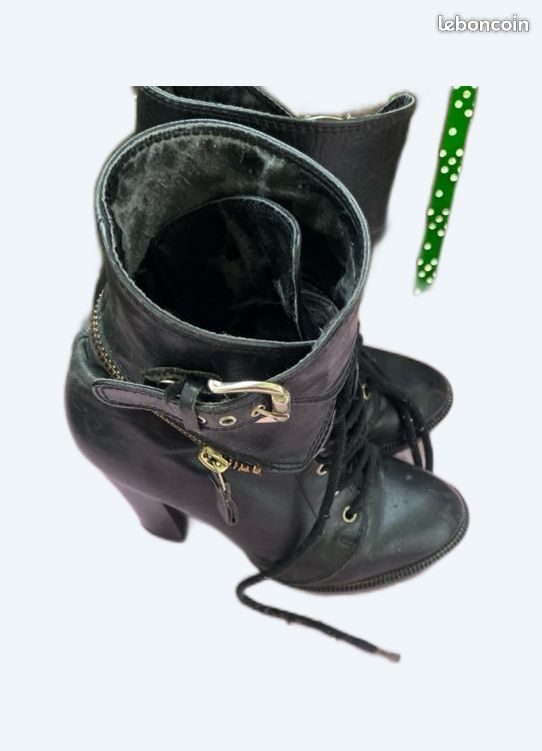 BOTTINES NOIR TOUT CUIR Marque SAN MARINA Pointure 36 Talon