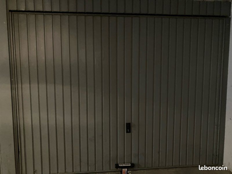 Garage fermé (image 3)