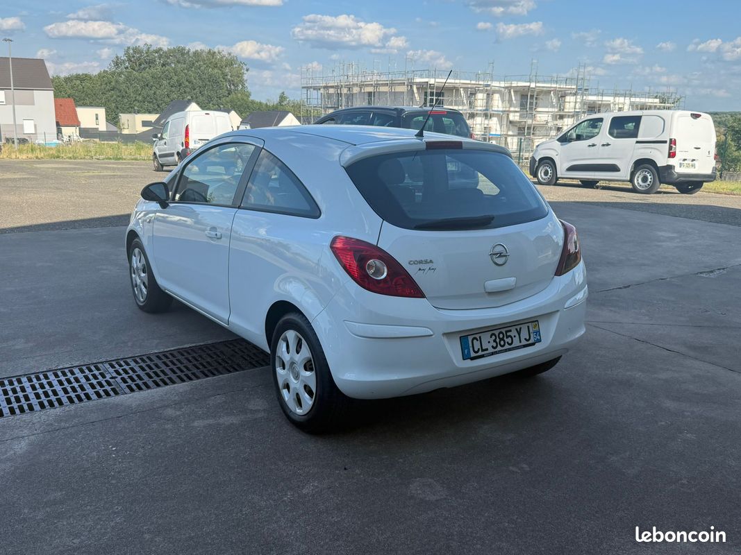 OPEL Corsa D 85 cv 3 portes Twinport RÉGULATEUR/CLIMATISATION (image 5)