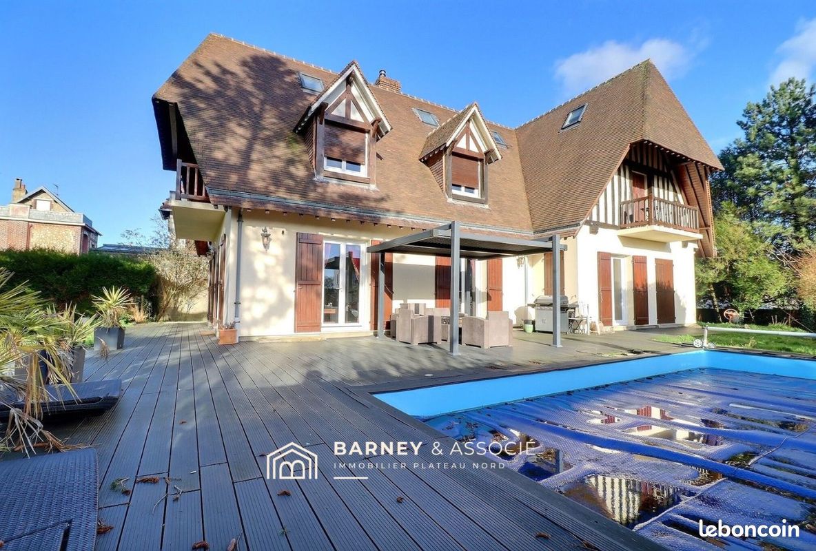 Maison 10 pièces 253 m² · à Bois-Guillaume · 253 m² · 699 000 €