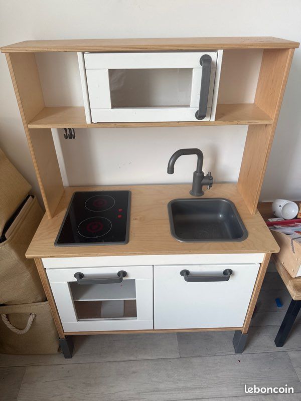Cuisine en bois IKEA (image 1)