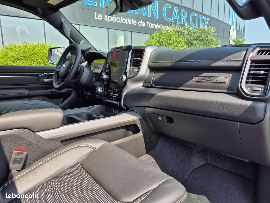 Dodge ram 1500 crew cab sport black package 2025 (image 17)