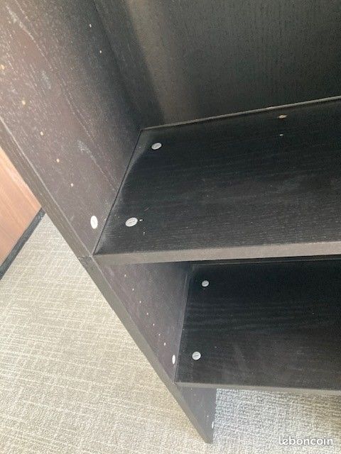 Meuble noir modèle BILLY IKEA 2 ETAGERES (image 4)