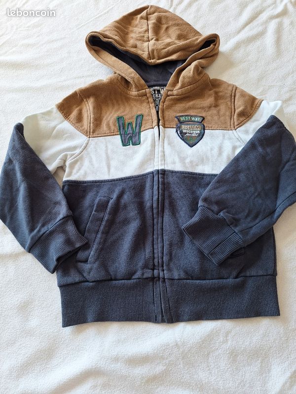 Sweat à capuche Garçon 6ans (image 1)