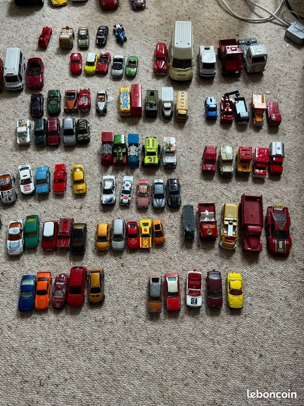 Lot de 110 voitures miniatures (image 2)