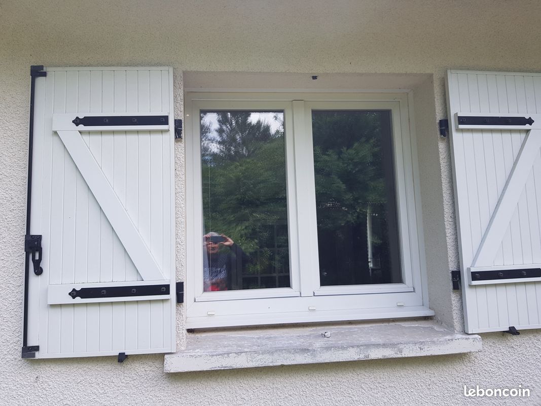 Volets pvc 59 cm x 120 cm (image 1)