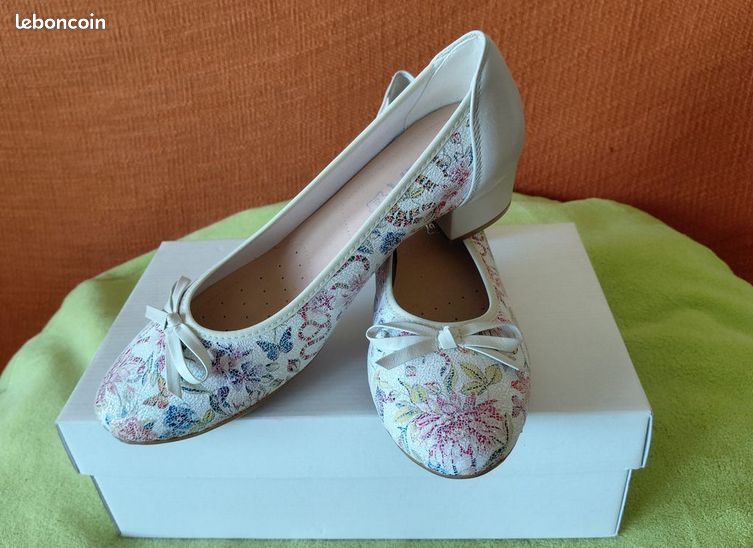 Ballerines En Cuir écru Motif Floral - Taille 39, Vintage, Bon état - Fabriqué En France