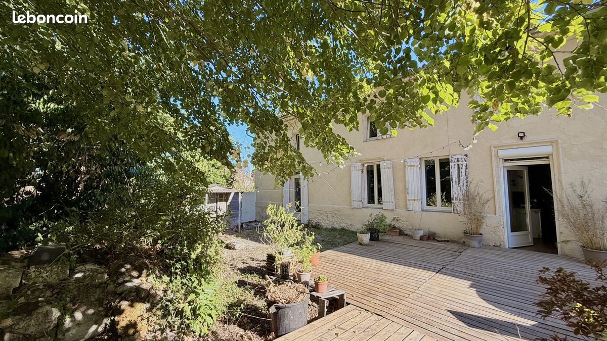 Maison 10 pièces 430 m² · à La Sauve · 430 m² · 695 000 €