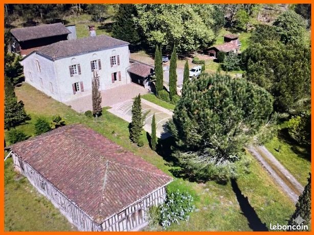 Propriété 12 pièces 244 m²