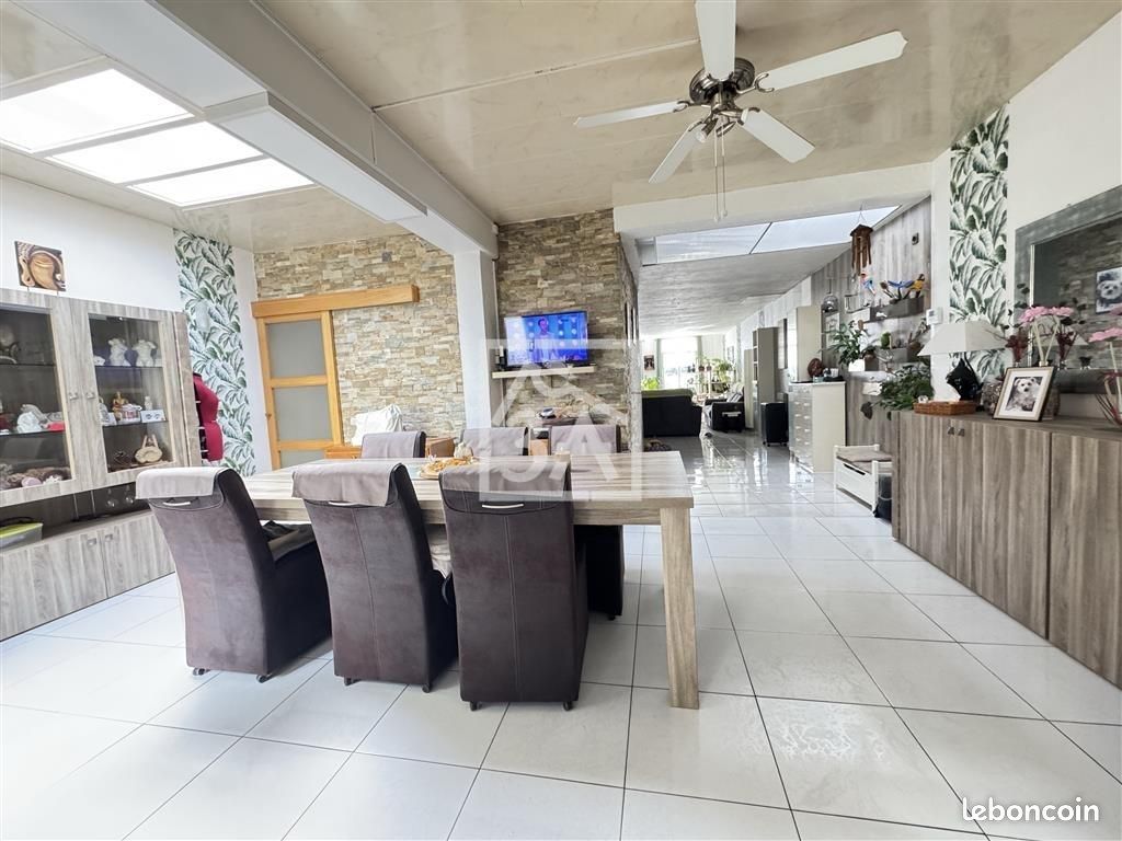 Maison 6 pièces 197 m² · à Calais · 197 m² · 251 520 €