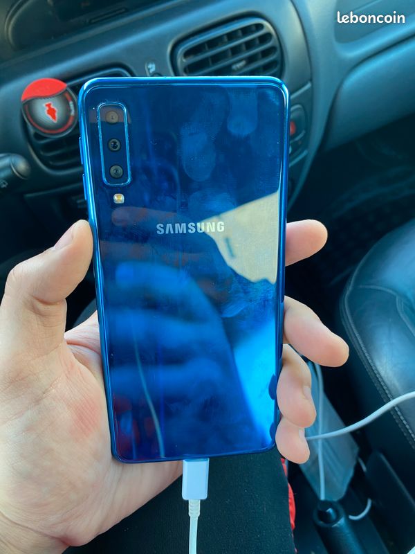 Samsung A7 (image 1)