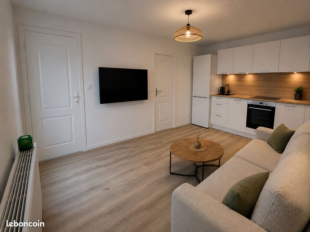 Appartement meublé - 2 pièces - Centre ville Bressuire (image 1)