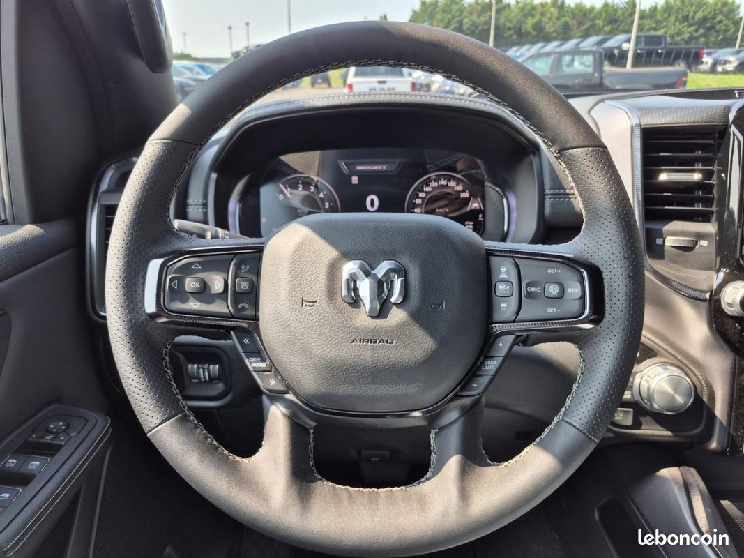 Dodge ram 1500 crew cab sport black package 2025 (image 25)
