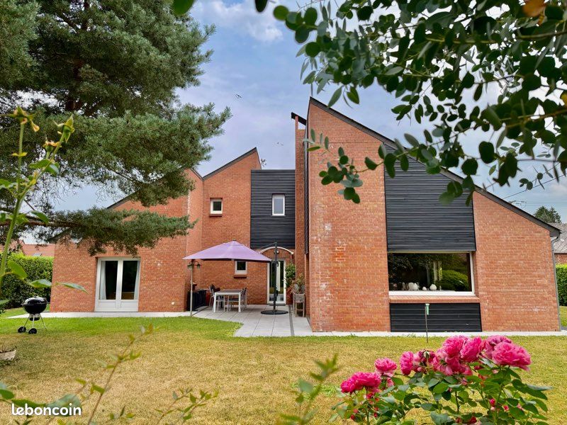 Maison 8 pièces 180 m² · à Jenlain · 180 m² · 440 000 €