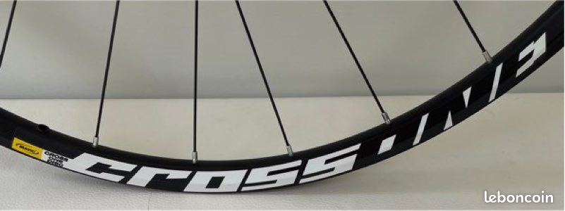 Roue avant Mavic Cross one Disc 700 neuve Équipements vélos