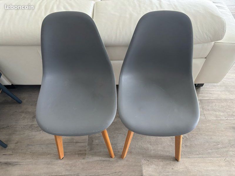 Lot de 2 chaises scandinaves grises (image 1)