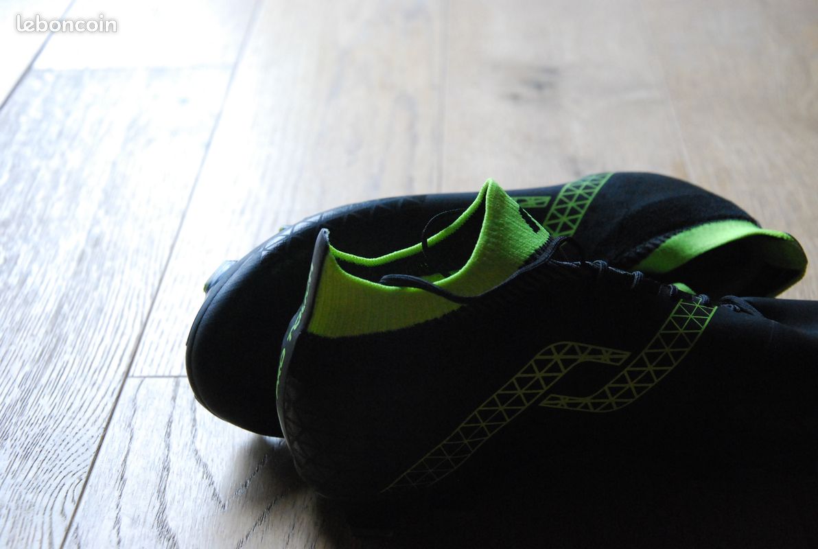 Chaussure de foot (pointure 35) (image 3)