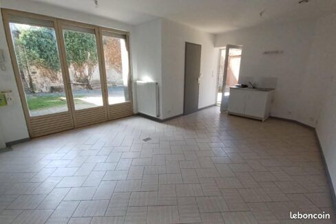 Appartement 1 pièce 30 m² · à Bénévent-l'Abbaye · 30 m² · 390 €/mois
