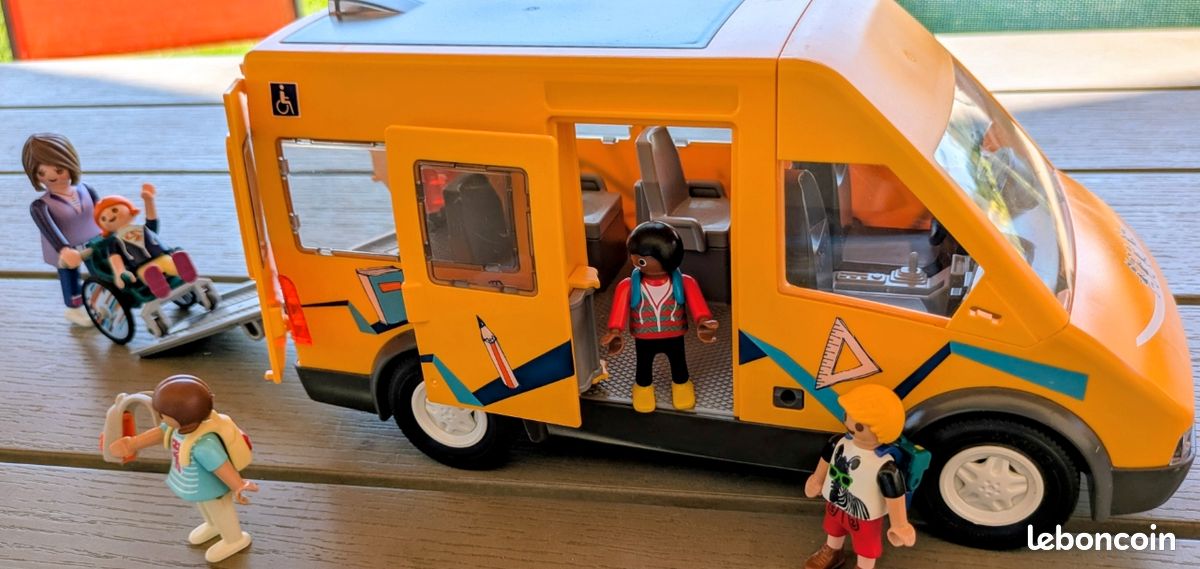 Playmobil – Bus Scolaire – 5 Personnages – Portes Ouvrantes, Toit Amovible – Rampe Fauteuil – Dès 3 Ans