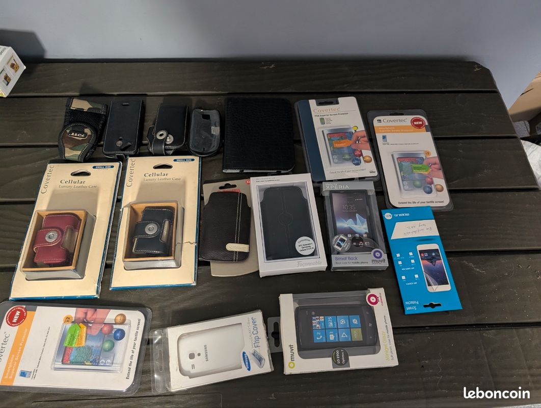 Lot de housses pochettes PDA neuf et occasion et films (image 1)