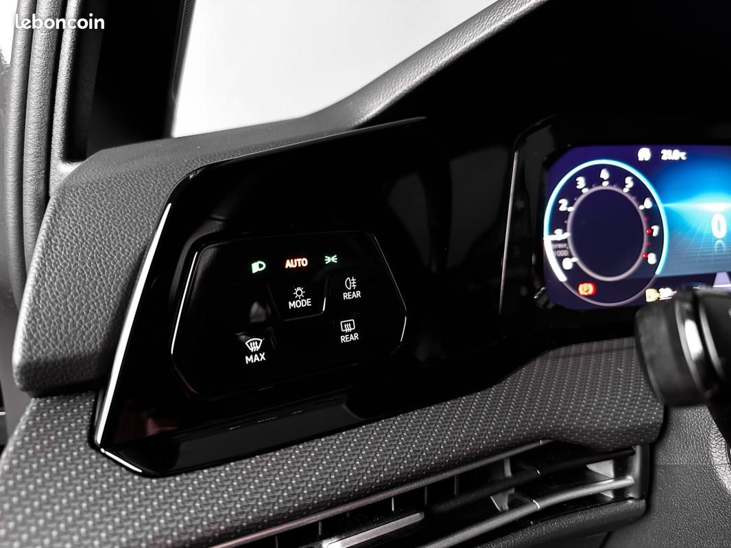 Volkswagen Golf 8 R-LINE 1.5 TSI 130CH JA18 ALCANTARA SPORT CARPLAY REGUL ACC DIGITAL COCKPIT 1⁰MAIN (image 30)
