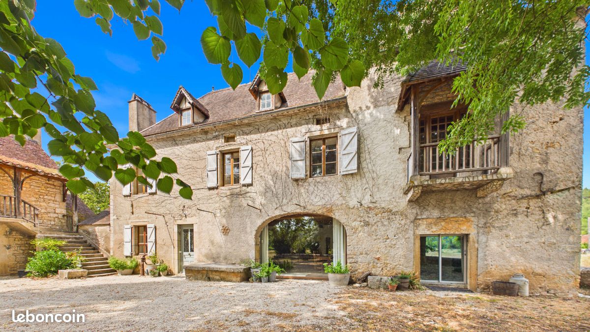 Propriété 8 pièces 300 m² (image 1)