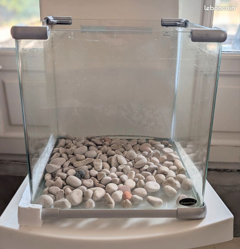 Aquarium + pompe + lampe (image 2)