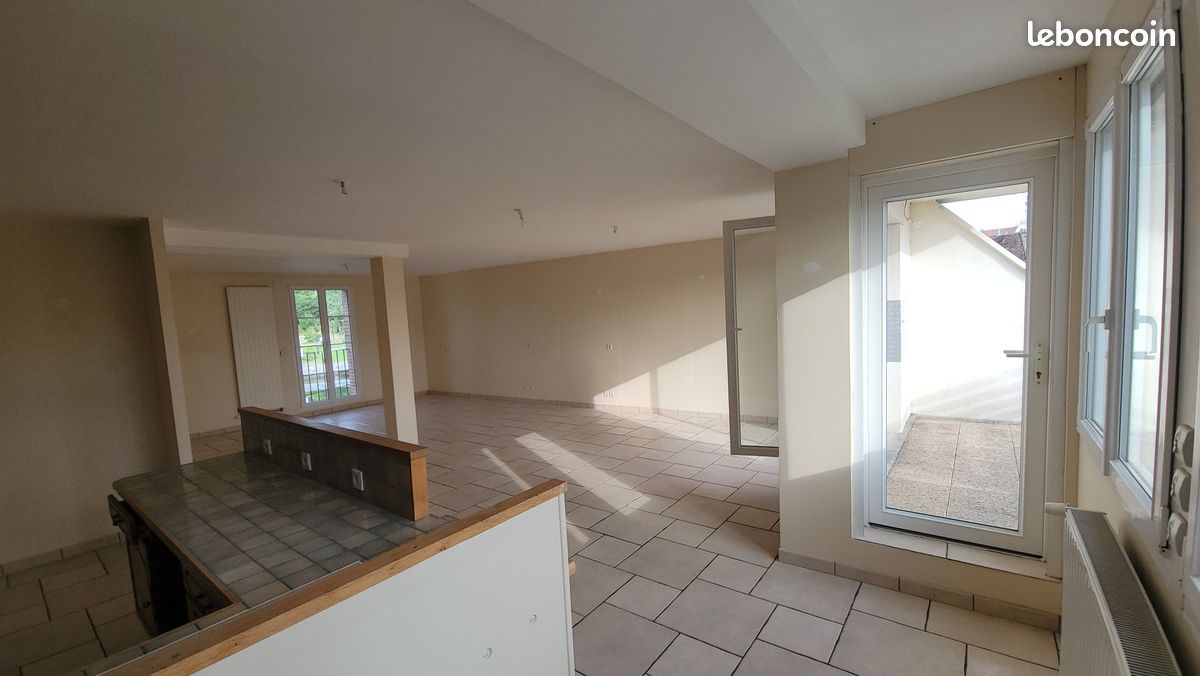 Appartement 5 pièces 115 m² · à Sens · 115 m² · 980 €