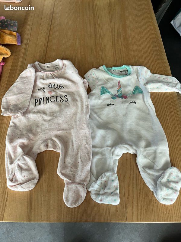 Lot bodies et pyjamas 3 mois (image 2)