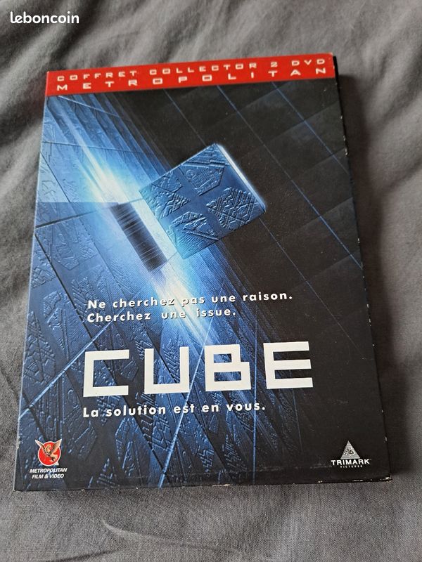 DVD cube (image 1)