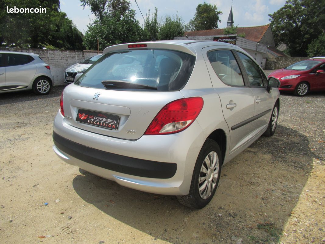 Peugeot 207 (2) 1.4 75 access 5p (image 2)
