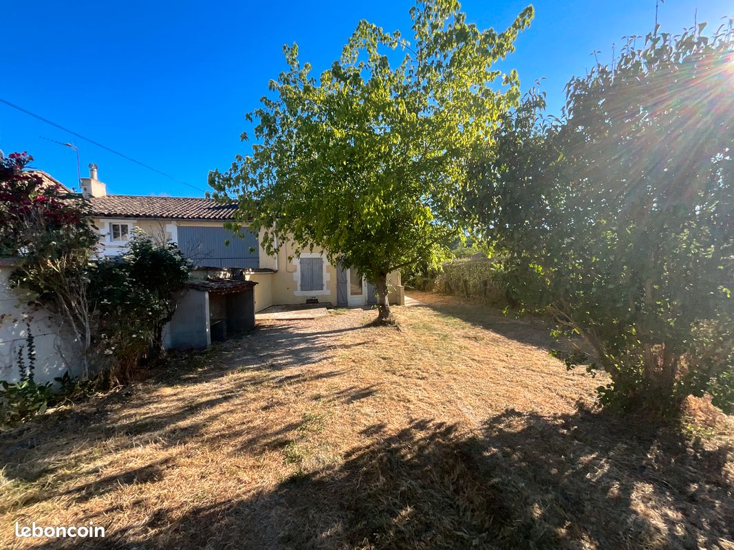 Maison 3 pièces 60 m² · à Valence-en-Poitou · 59,9 m² · 580 €