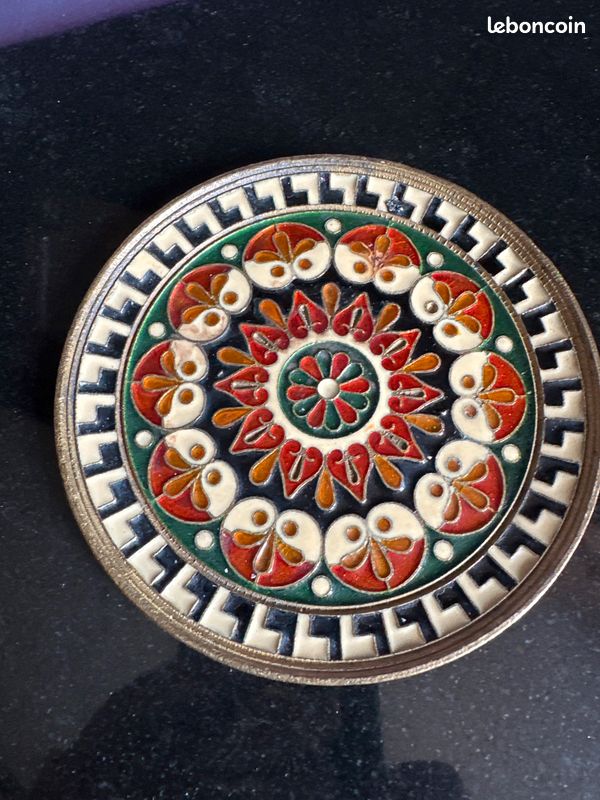 Petite plaque en bronze modèle floral (image 1)