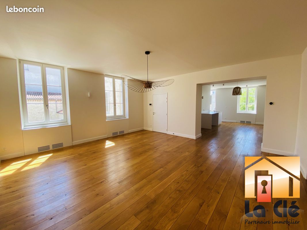 Appartement 5 pièces 158 m² · à Agen · 158 m² · 1 584 €