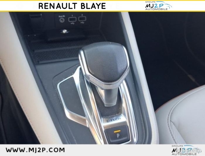 Renault Captur 1.6 E-Tech hybride rechargeable 160ch Initiale Paris -21 (image 10)
