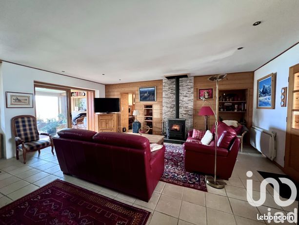 Maison 12 pièces 244 m²
