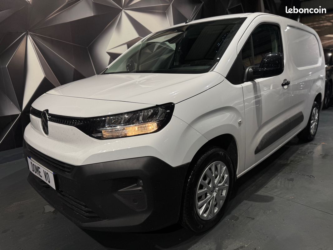Citroen Berlingo Van 1.5 BlueHDI 130 CH EAT8 BVA8 XL 950 KG Carplay Camera 3 Places Plancher bois Banquette Moduwork TVA Neuf 2025 (image 1)