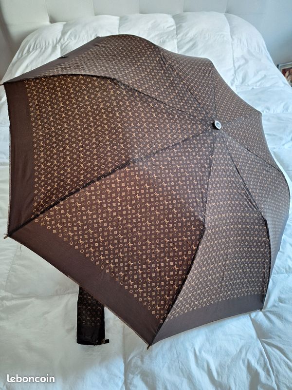 Annonces Parapluies Louis Vuitton