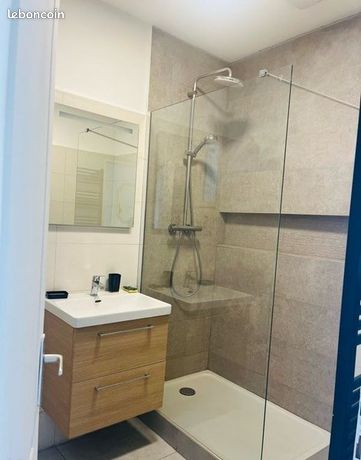 Studio 1 pièce 27 m² — 3