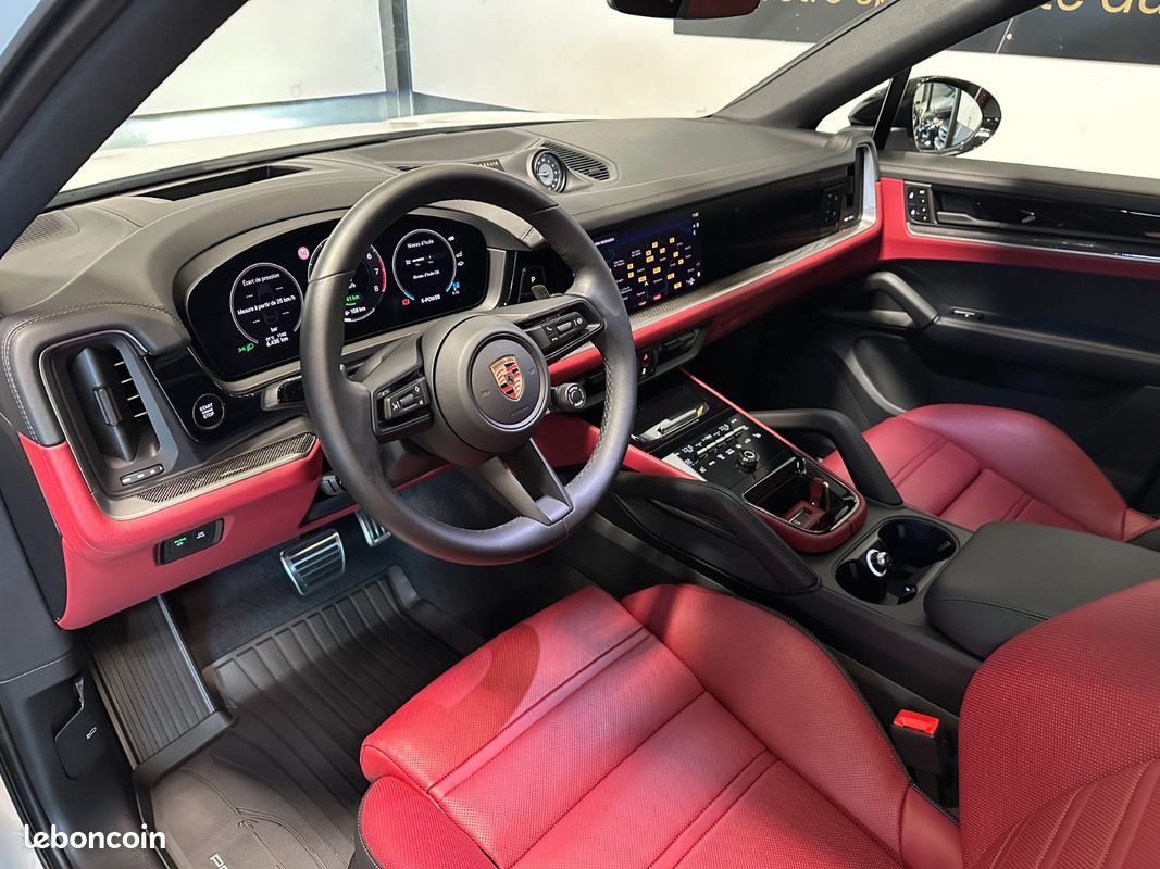PORSCHE CAYENNE COUPE S E-Hybrid 3.0 V6 520 ch BVA - etat neuf - francais - dispo de suite - 07/2025 - Garantie - Interieu (image 7)