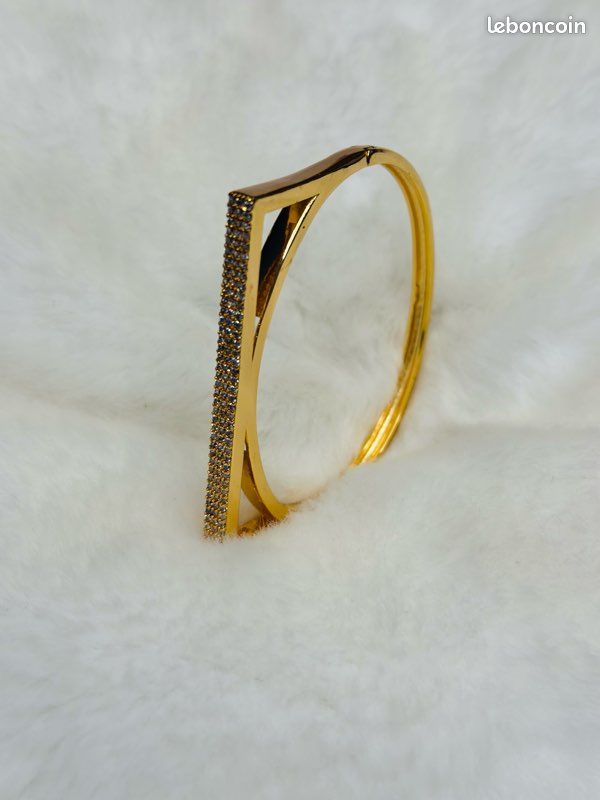 Bracelet doré et zircon (image 1)