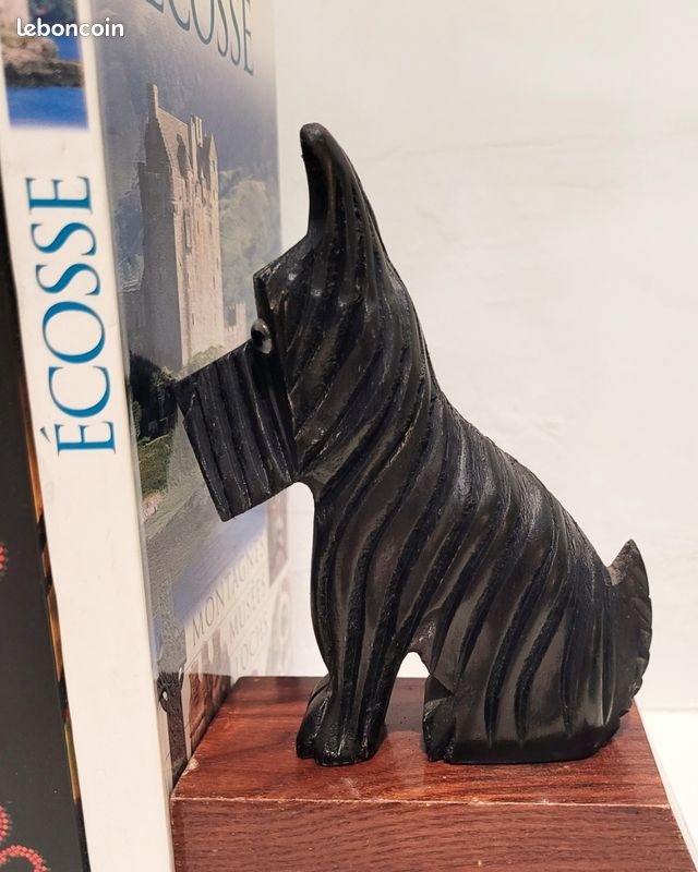 Paire De Serre-Livres Anciens En Bois Sculpté - Chiens Scottish Terrier