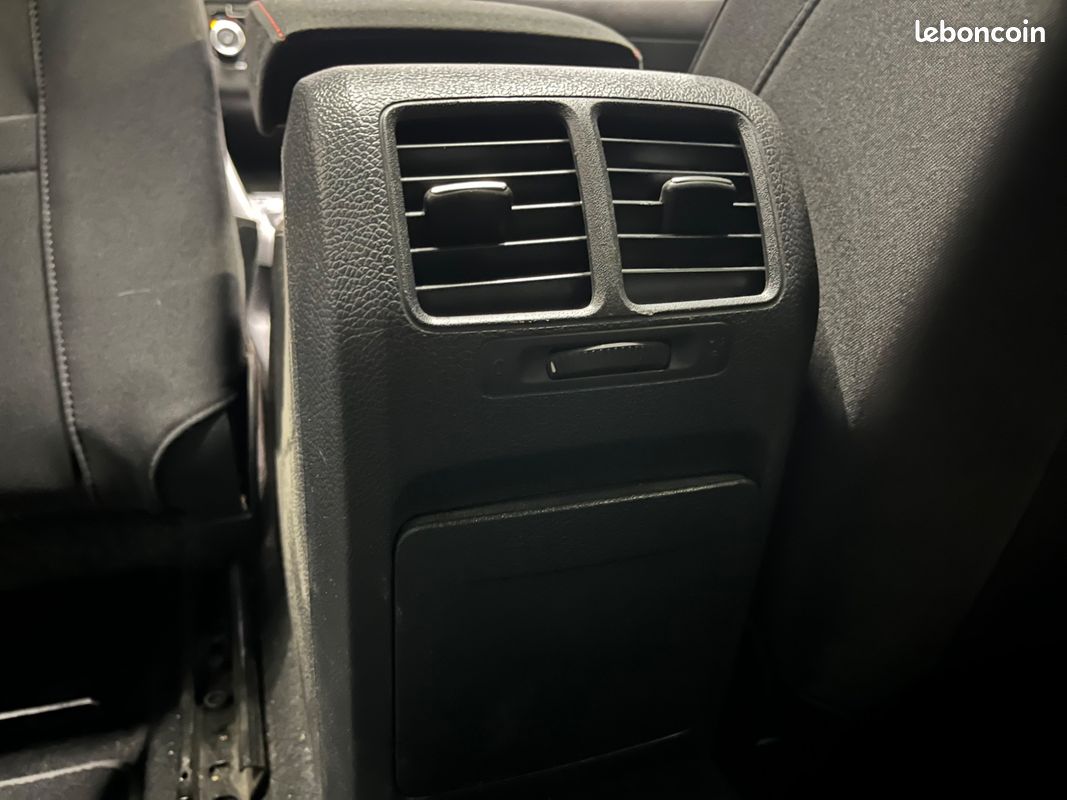 VOLKSWAGEN GOLF GTi (image 31)