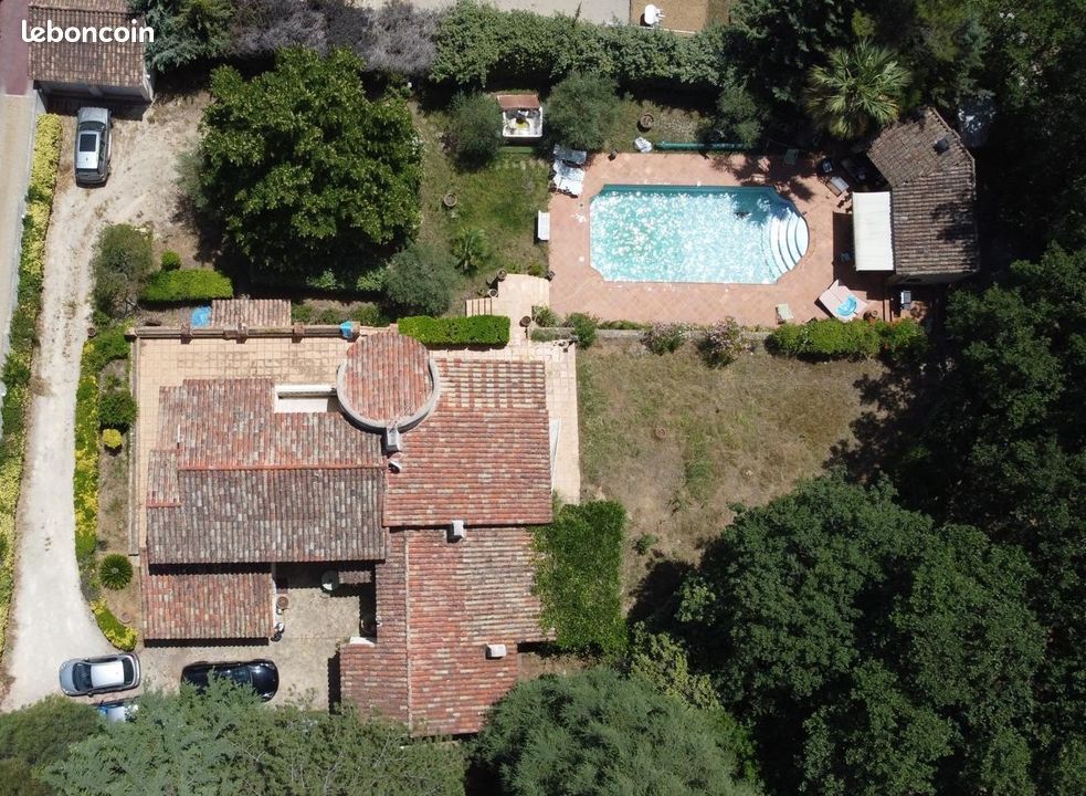 Maison 8 pièces 270 m² · à Le Beausset · 270 m² · 959 000 €