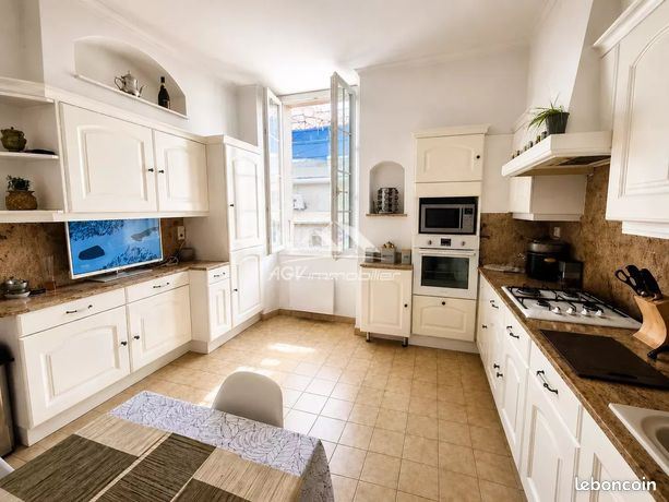 Immeuble 11 pièces 243 m²