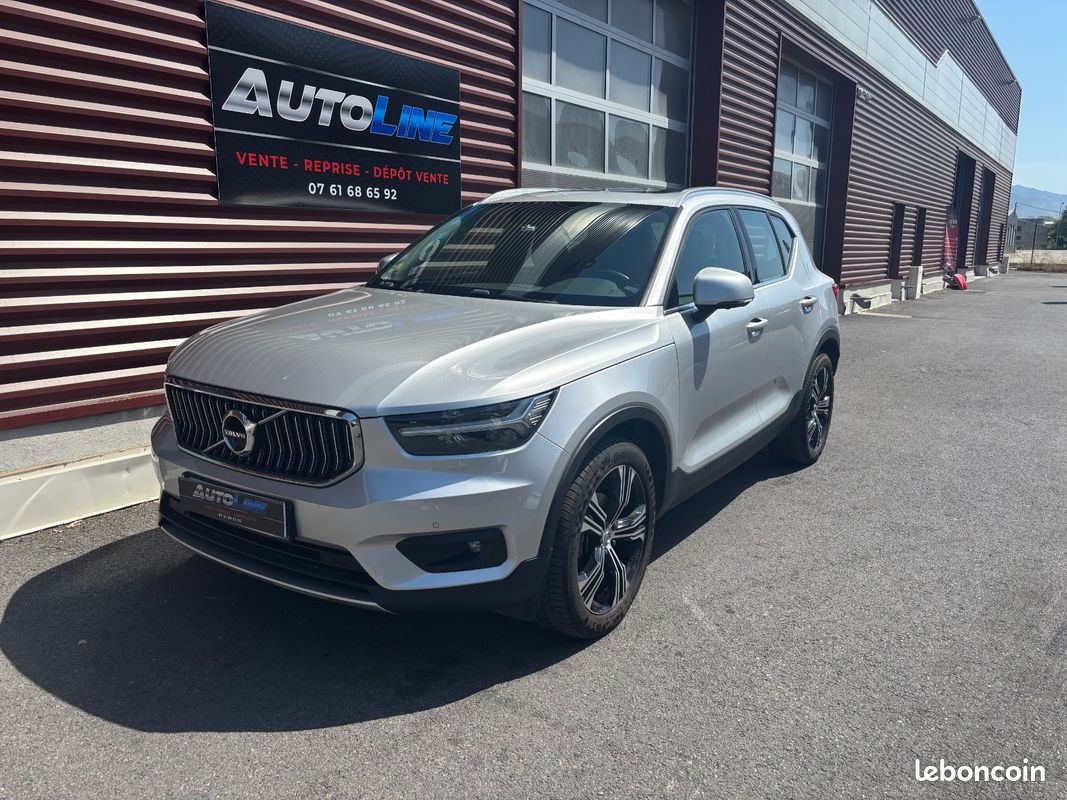 VOLVO XC40 D3150 ch Geartronic 8 Inscription / Toit ouvrant / Caméra 360 / Carplay / Garantie 12 mois (image 1)