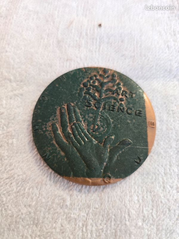 Médaille Française En Bronze à Identifier - Thème Enseignement Et Communication